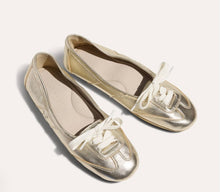 Load image into Gallery viewer, Commuter Sneaker in Gold Metallic Nappa