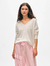 Load image into Gallery viewer, Cashmere Featherweight V Neck