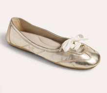 Load image into Gallery viewer, Commuter Sneaker in Gold Metallic Nappa