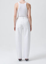 Load image into Gallery viewer, 90's Mid Rise Jean
