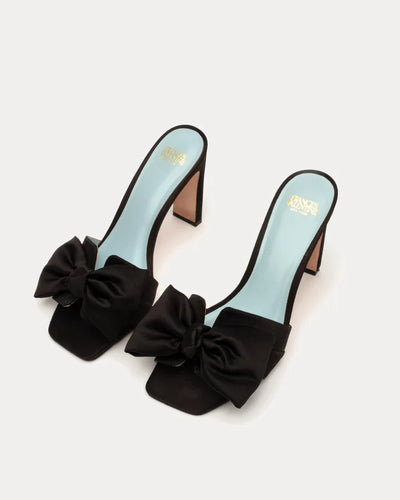 Hilary Heel
