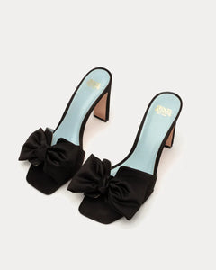Hilary Heel