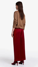 Load image into Gallery viewer, Cropped Pleated Trouser