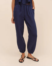 Load image into Gallery viewer, Oversided Femme Jogger
