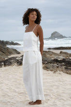 Load image into Gallery viewer, Ivy Linen Crop Pants