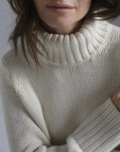 Load image into Gallery viewer, Wynn Turtleneck