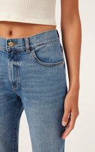 Load image into Gallery viewer, Riley Boyfriend Oasis