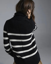 Load image into Gallery viewer, Wynn Turtleneck